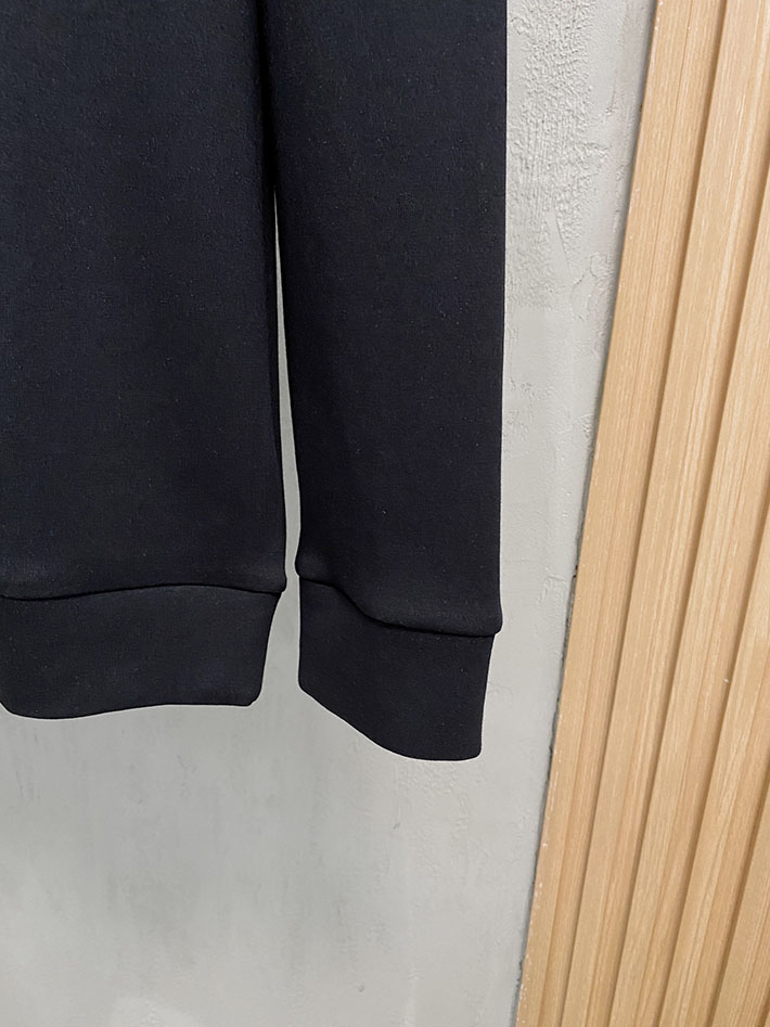 最高級バーバリースーパーコピー BURBERRY ロゴプリント 長袖スウェットトレーナー アイボリー ブラック 2524857 バーバリー トレーナー メンズ - 画像 (5)