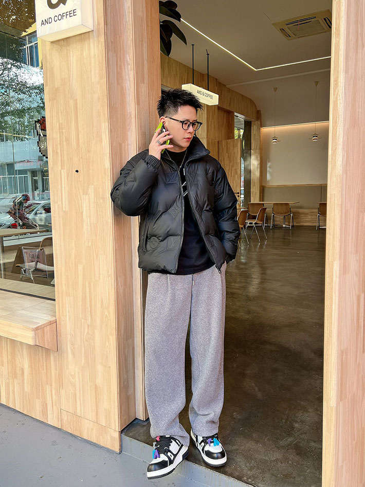 最高級ルイヴィトンスーパーコピー Vuitton リバーシブル パファージャケット ブラック 2524909 ヴィトン ダウン メンズ - 画像 (3)