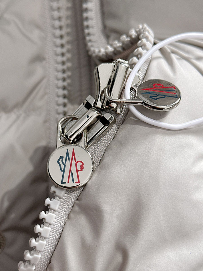 最高級モンクレールスーパーコピー Moncler Maya 70ショートダウンジャケット グレー 2524925 レディース モンクレール ダウン - 画像 (8)