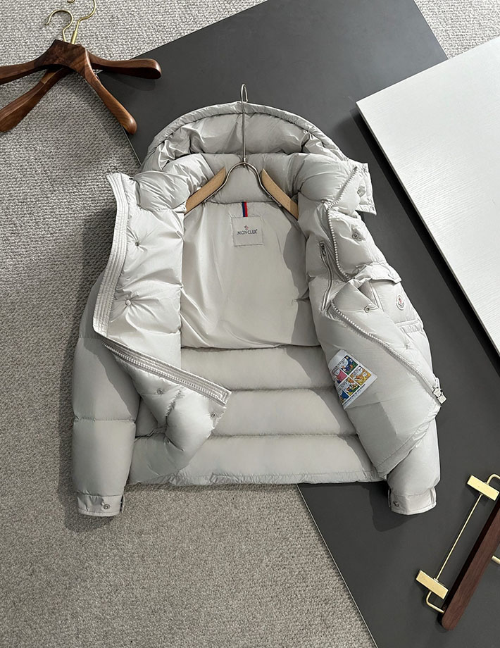 最高級モンクレールスーパーコピー Moncler Maya 70ショートダウンジャケット グレー 2524925 レディース モンクレール ダウン - 画像 (3)