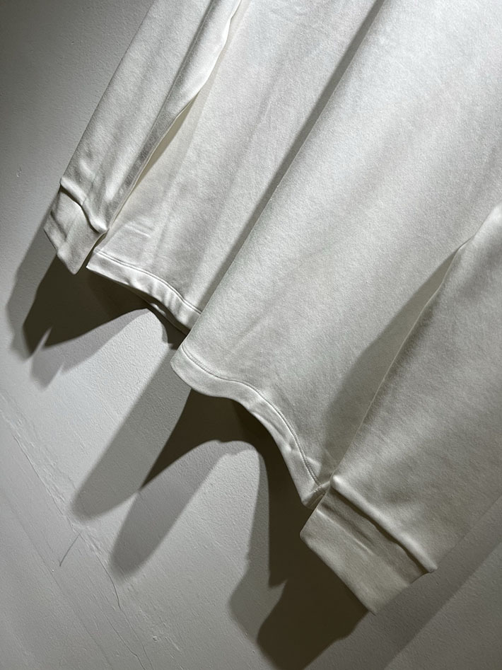 最高級ルイヴィトンスーパーコピー エンボスLVロングスリーブTシャツ アパレル ロンT トップス ホワイト 2524941 ルイヴィトン トレーナー メンズ - 画像 (5)