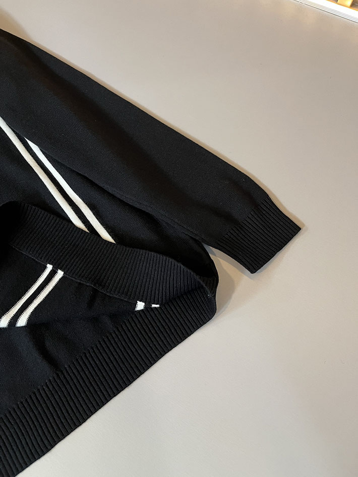 最高級モンクレールスーパーコピー MONCLER ポロシャツ 長袖 メンズ・レディース兼用 ブラック 2524990 モンクレール ポロシャツ アウトレット - 画像 (3)