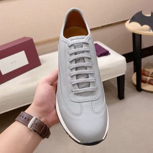 ジョンロブ 半額 セール