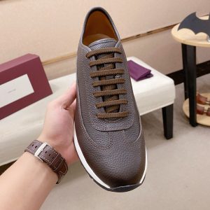 ジョンロブ スニーカー 履き心地