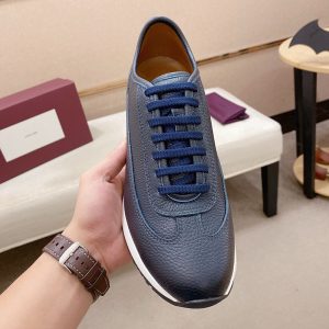 スニーカー メンズ 人気