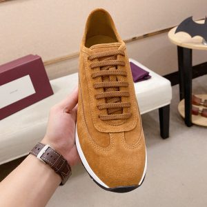 スニーカー メンズ ブランド