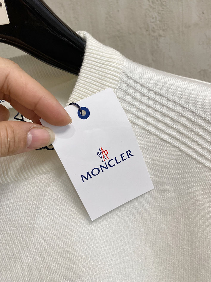 最高級モンクレールスーパーコピー 秋冬 コーデ メンズ 服 シンプル ファッション オシャレ 大人 ホワイト 2525071 モンクレールニットセーター - 画像 (6)