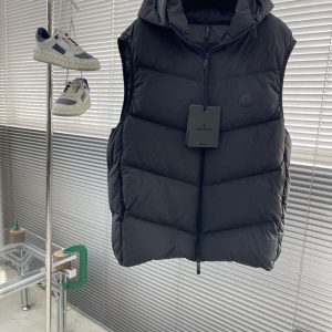 モンクレール ダウン 値段