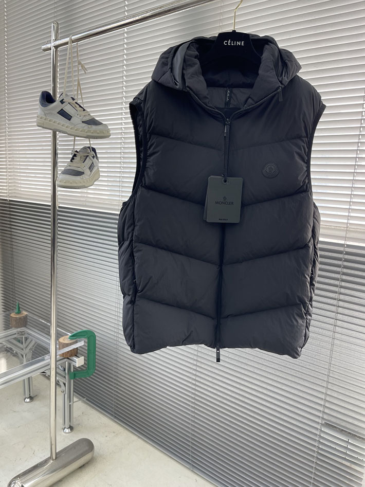 モンクレール ダウン 値段