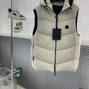 モンクレール ダウン 値段