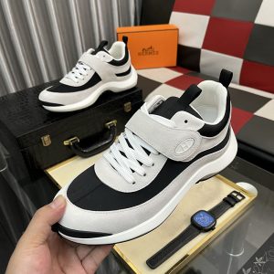 流行りのスニーカー メンズ