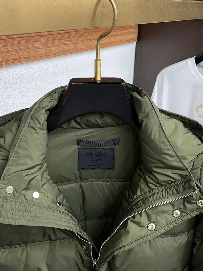 最高級プラダスーパーコピー PRADA ダウンジャケット・コート Nylon down jacket カーキ 2525115 プラダ ダウンジャケット メンズ - 画像 (8)