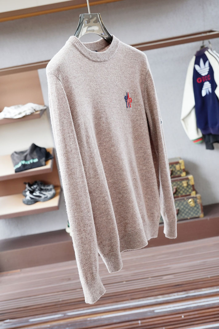 最高級モンクレールスーパーコピー MONCLER ウールセーター メンズ ニット クルーネック ロゴ ベージュ 2525136 モンクレール セーター メンズ - 画像 (4)