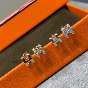 エルメス キューブ ピアス