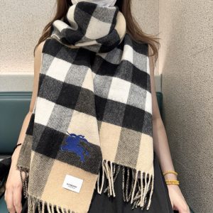 バーバリー マフラー 値段