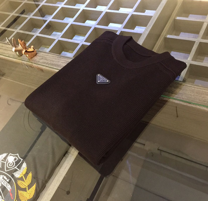 最高級プラダスーパーコピー PRADA エクストラファインウールクルーネックセーター上質ニット ブラウン 2525188 質のいいニットブランド メンズ - 画像 (2)