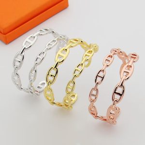 シェーヌダンクル ブレスレット 定価