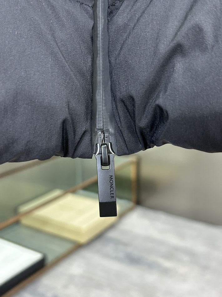 最高級モンクレールスーパーコピー Moncler GILET TRAPUNTATURA DIAGONALEダウンベスト ネイビー 2525224 ダウンベスト メンズ おしゃれ - 画像 (6)