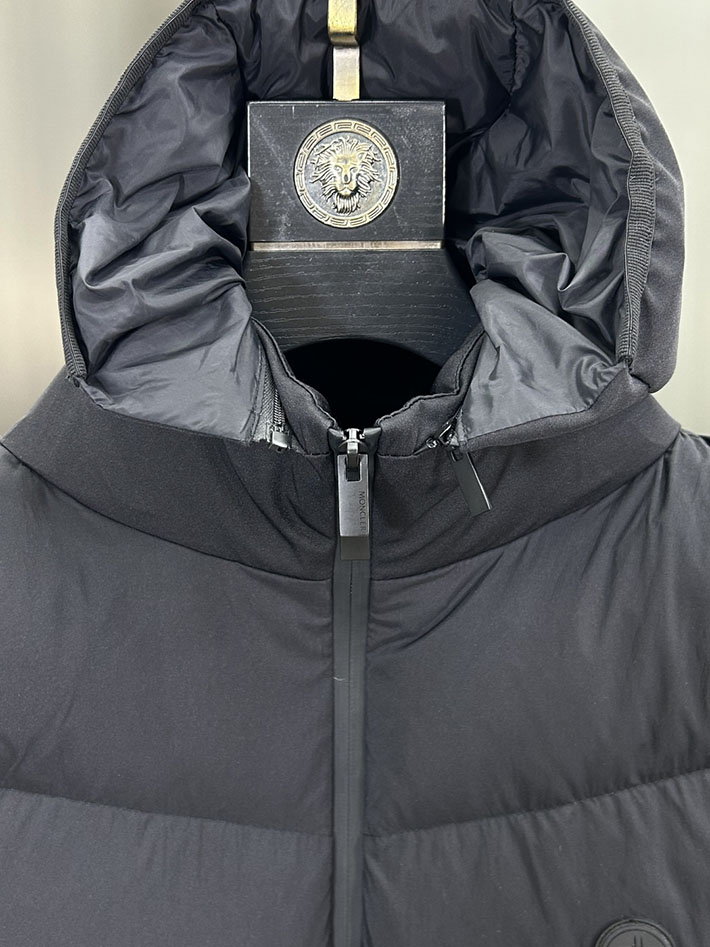 最高級モンクレールスーパーコピー Moncler GILET TRAPUNTATURA DIAGONALEダウンベスト ネイビー 2525224 ダウンベスト メンズ おしゃれ - 画像 (9)