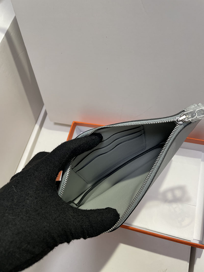 HERMES エルメス クラッチバッグ ジップアンゴー PM シェーヌ・ダンクル ブルーグラシエ トゴ シルバー金具 2526266 エルメス ジップアンゴー 定価 - 画像 (5)