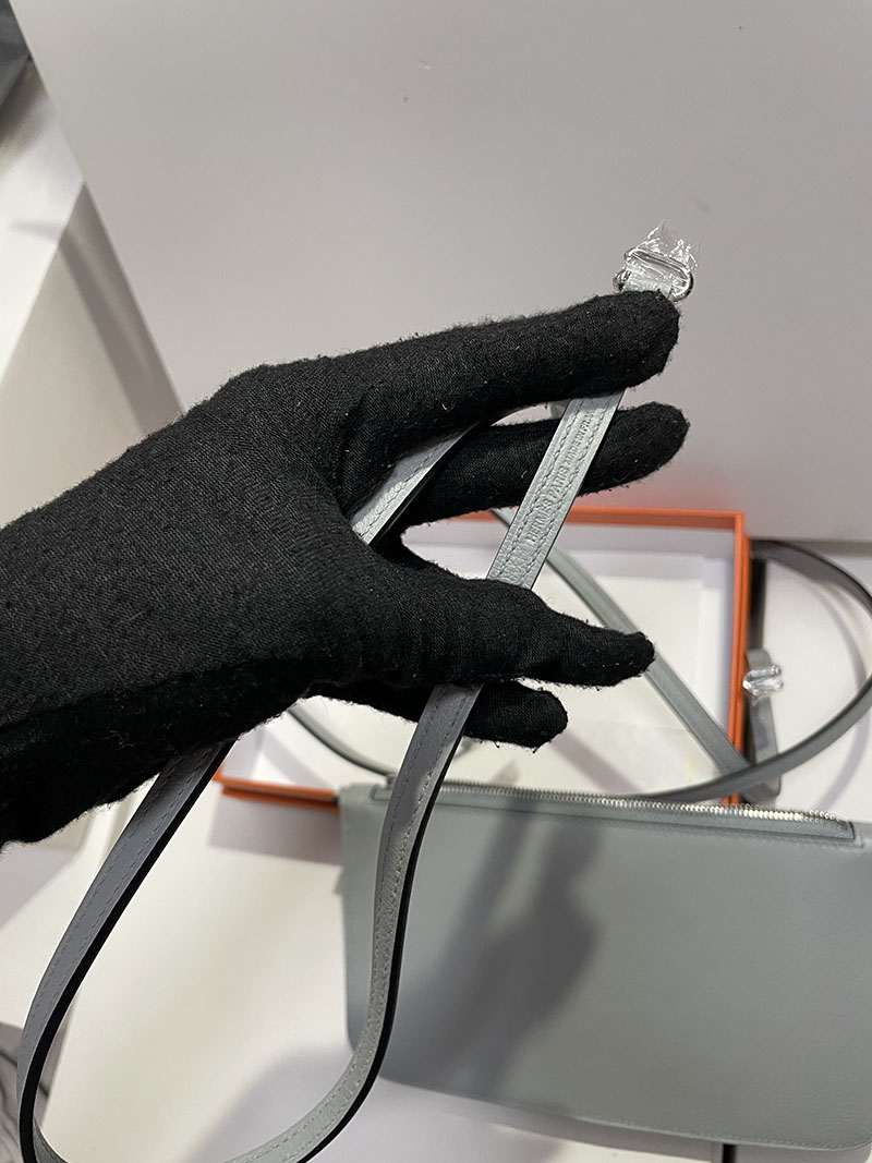 HERMES エルメス クラッチバッグ ジップアンゴー PM シェーヌ・ダンクル ブルーグラシエ トゴ シルバー金具 2526266 エルメス ジップアンゴー 定価 - 画像 (2)