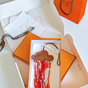 エルメス チャーム 定価