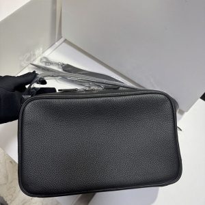 On-body Mousqueton bag