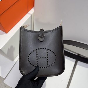 エブリン 定価 2025