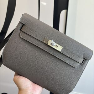 ケリーデペッシュ 定価