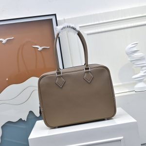 エルメス プリュム 定価