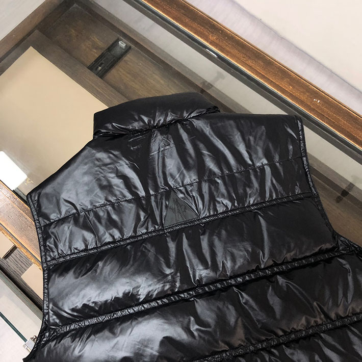 最高級モンクレールスーパーコピー Moncler ダウンベスト 1A00021 597X6 NANTU GILET ブラック 2525316 ダウンベスト コーデ メンズ - 画像 (2)