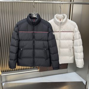 今年 流行りのダウンジャケット