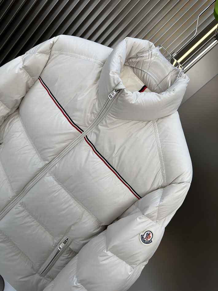 最高級モンクレールスーパーコピー Moncler Bouvaque スタンドカラーパデッドジャケット ブラック 2525383 今年 流行りのダウンジャケット - 画像 (4)