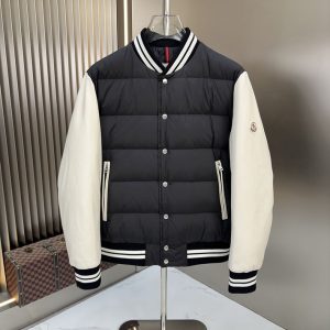 今年 流行りのダウンジャケット