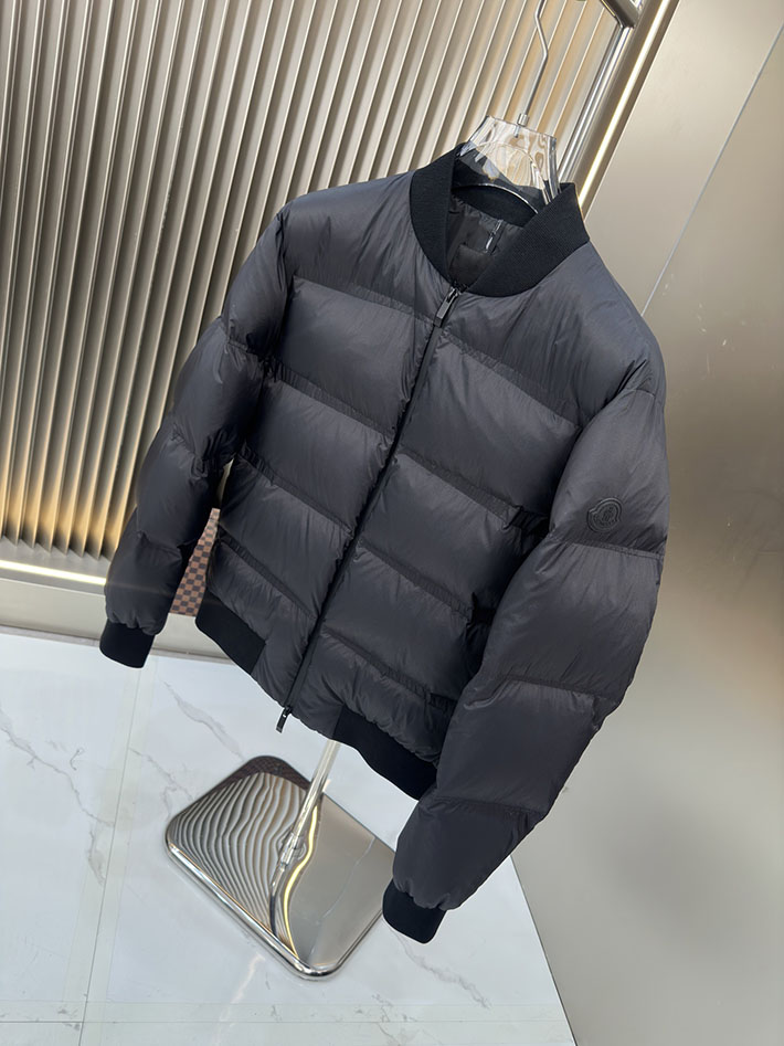 最高級モンクレールスーパーコピー Moncler 2025新作 VIOZ ダウンボンバージャケット ブラック 2525386 今年 流行りのダウンジャケット - 画像 (9)