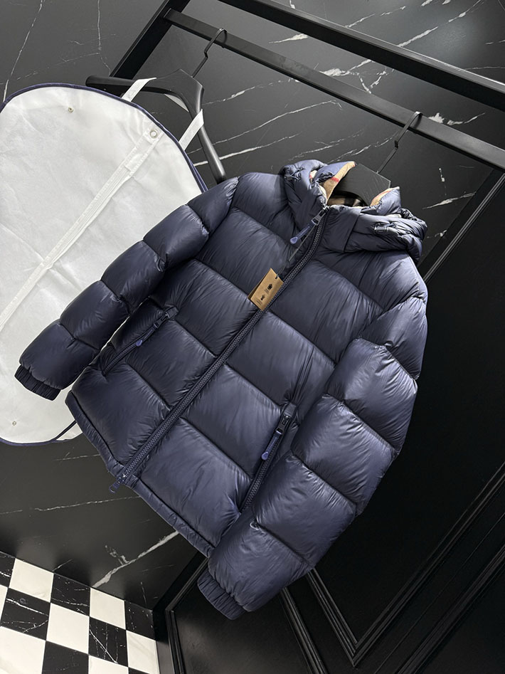 最高級バーバリースーパーコピー BURBERRY リバーシブル チェック フーデッド ダウンジャケット ブルー 2525405 バーバリー アウトレット どれくらい 安い - 画像 (8)