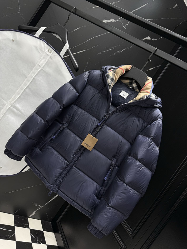 最高級バーバリースーパーコピー BURBERRY リバーシブル チェック フーデッド ダウンジャケット ブルー 2525405 バーバリー アウトレット どれくらい 安い - 画像 (5)