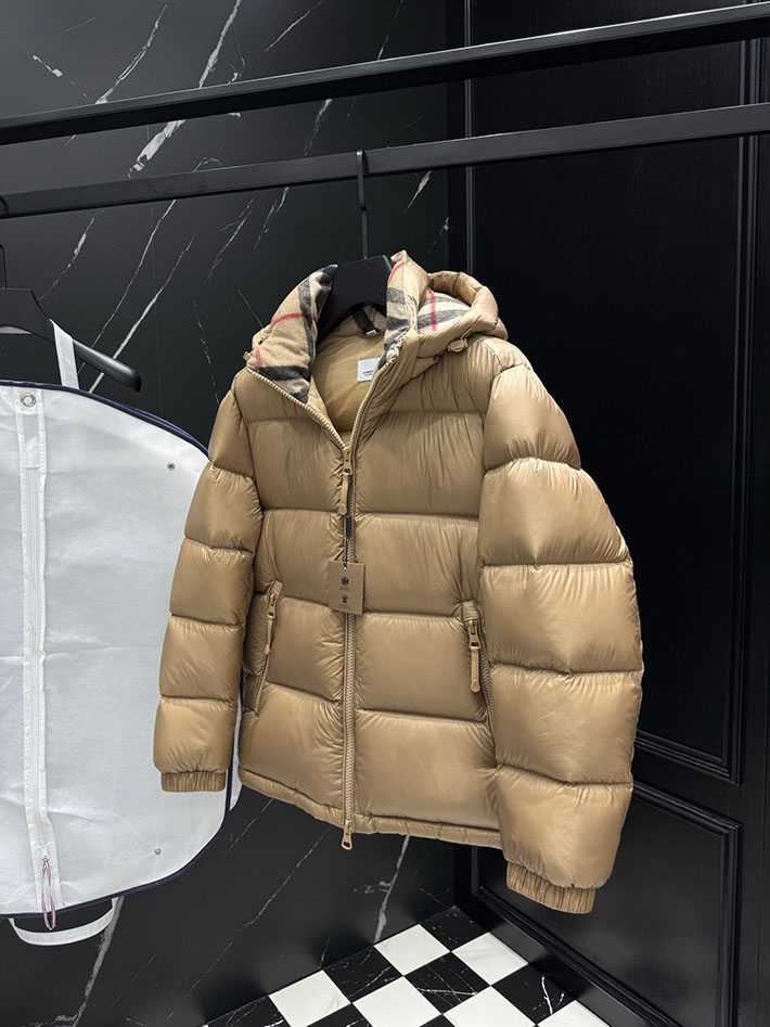 最高級バーバリースーパーコピー BURBERRY リバーシブル チェック フーデッド ダウンジャケット ブラウン 2525406 バーバリー アウトレット どれくらい 安い - 画像 (3)