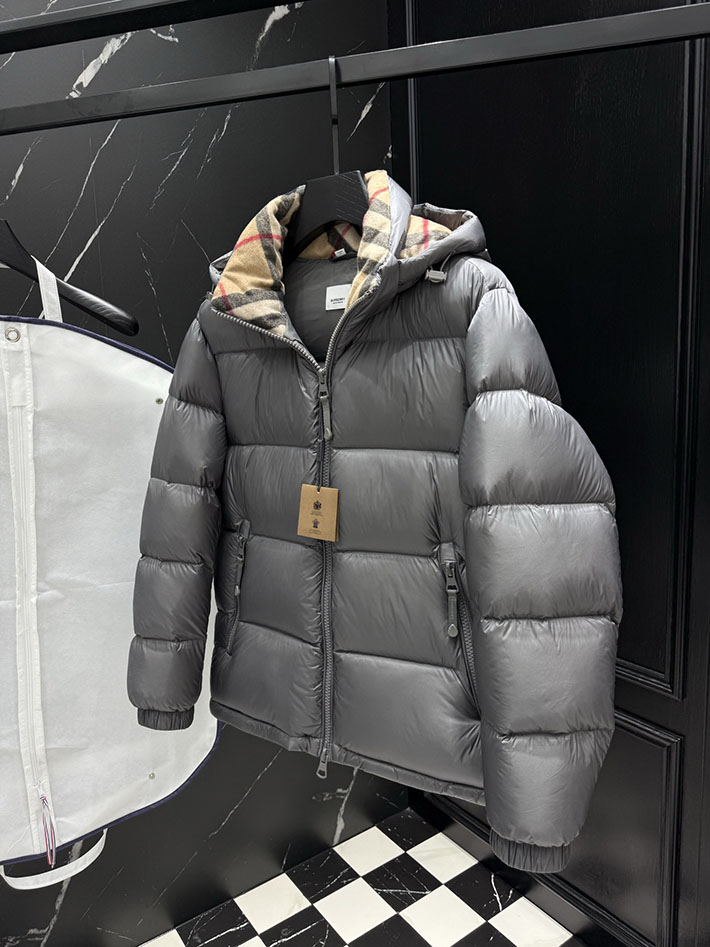 最高級バーバリースーパーコピー BURBERRY リバーシブル チェック フーデッド ダウンジャケット グレー 2525407 バーバリー アウトレット どれくらい 安い - 画像 (3)
