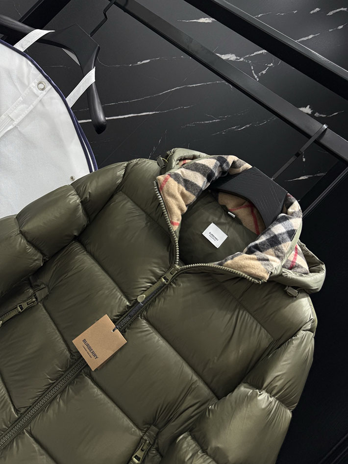 最高級バーバリースーパーコピー BURBERRY リバーシブル チェック フーデッド ダウンジャケット カーキ 2525408 バーバリー アウトレット どれくらい 安い - 画像 (4)