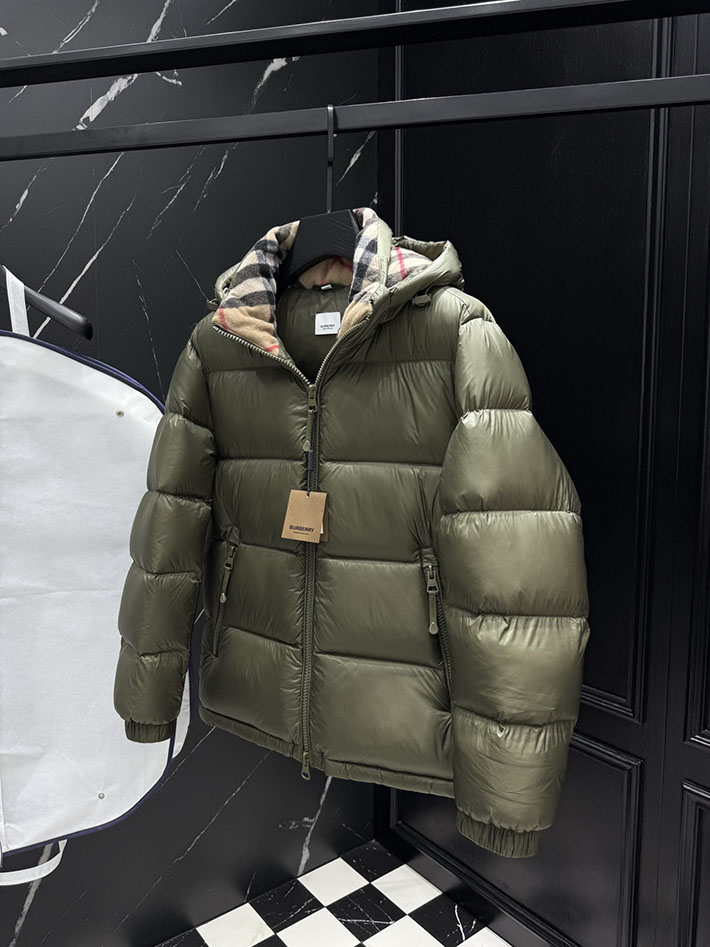 最高級バーバリースーパーコピー BURBERRY リバーシブル チェック フーデッド ダウンジャケット カーキ 2525408 バーバリー アウトレット どれくらい 安い - 画像 (3)