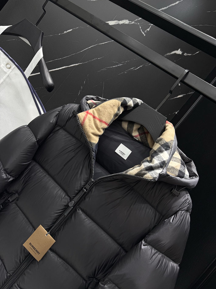 最高級バーバリースーパーコピー BURBERRY リバーシブル チェック フーデッド ダウンジャケット ブラック 2525409 バーバリー アウトレット店舗 - 画像 (5)