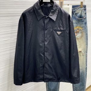 プラダ ジャケット コーデ