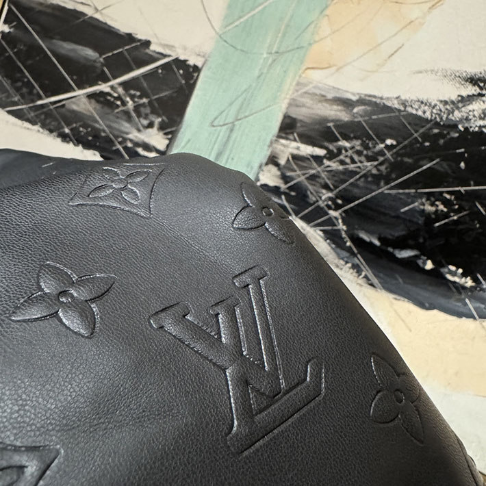 ルイヴィトン LVSEデボスモノグラムミックスレザーブルゾン レザージャケット ブラック 2525725 ルイヴィトン レザージャケット メンズ - 画像 (4)