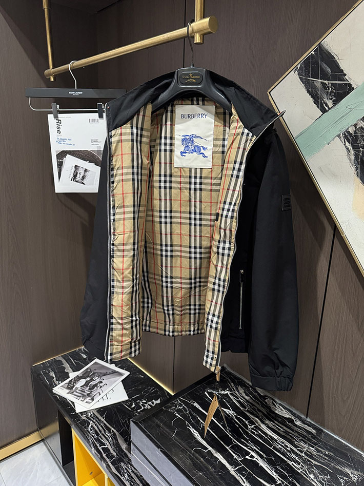 最高級バーバリースーパーコピー BURBERRY チェッカーテープ ナイロン フーデッドジャケット ブラック 2525751 バーバリー ジャケット メンズ - 画像 (8)