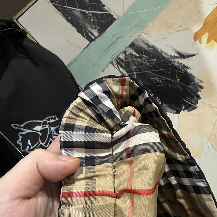 最高級バーバリースーパーコピー BURBERRY チェッカーテープ ナイロン フーデッドジャケット ブラック 2525751 バーバリー ジャケット メンズ - 画像 (3)