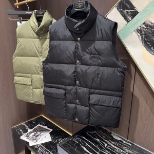 プラダ ダウンベスト メンズ