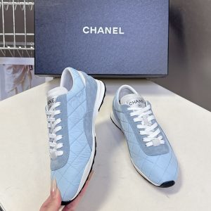 シャネル スニーカー 人気