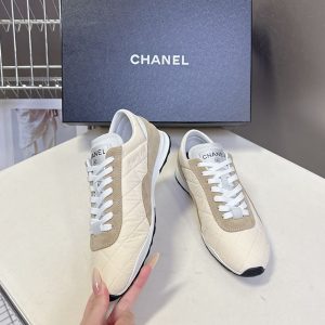 シャネル スニーカー 芸能人