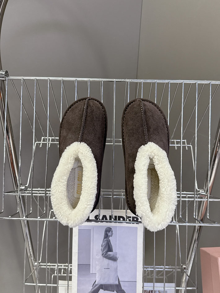 最高級MiuMiuスーパーコピー ミュウミュウ スエードxシアリング ミュール 5R514E 2627063 ミュウミュウ 冬 靴 - 画像 (8)